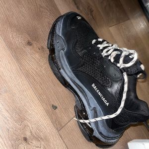 100% Authentic Balenciaga Triple S Mens sneakers